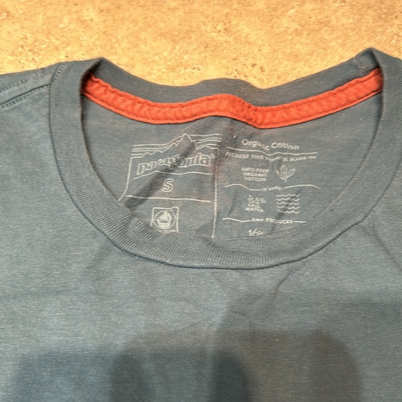 Patagonia women’s t-shirt - Picture 4 of 5